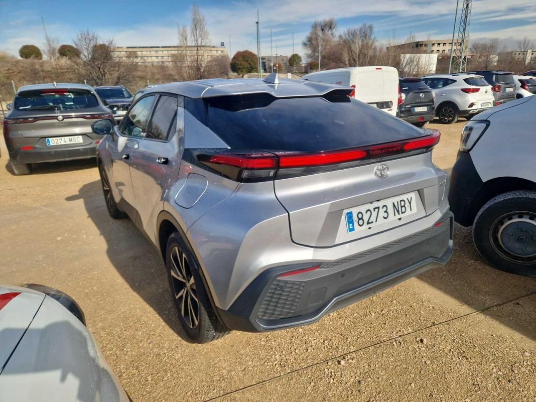 Toyota C-hr 1.8 Advance Hybrid 140