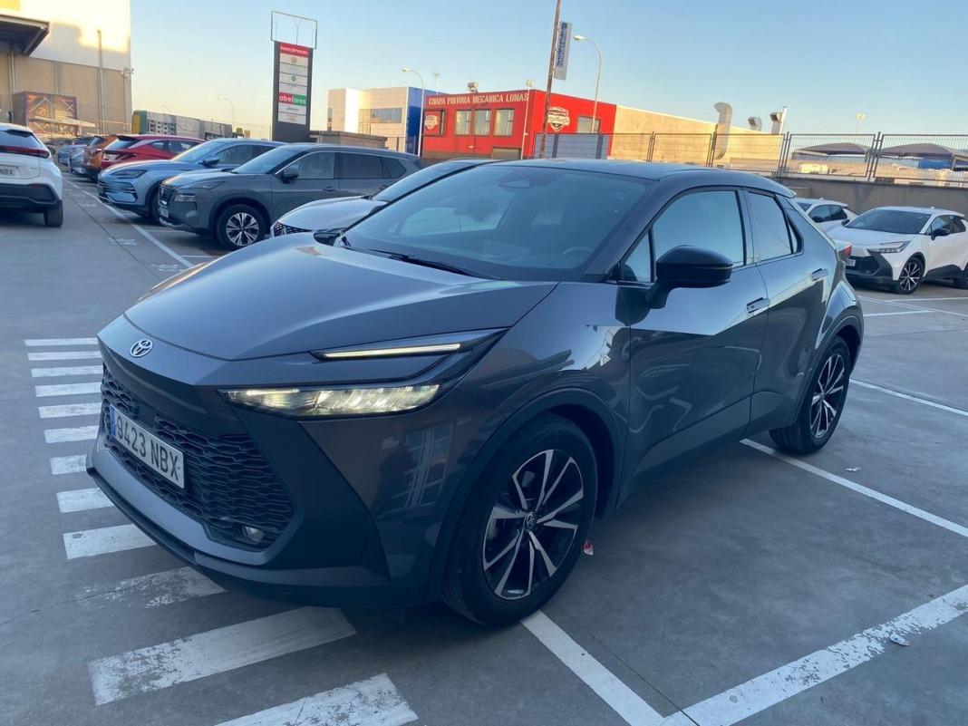 Toyota C-hr 1.8 Advance Hybrid 140