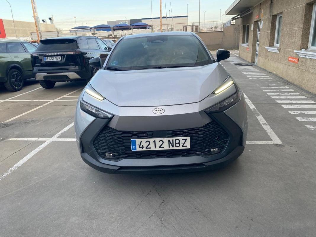 Toyota C-hr 1.8 Advance Hybrid 140