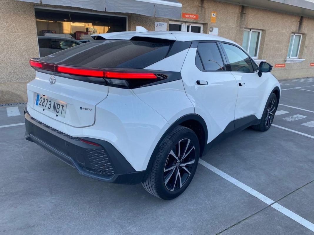 Toyota C-hr 1.8 Advance Hybrid 140