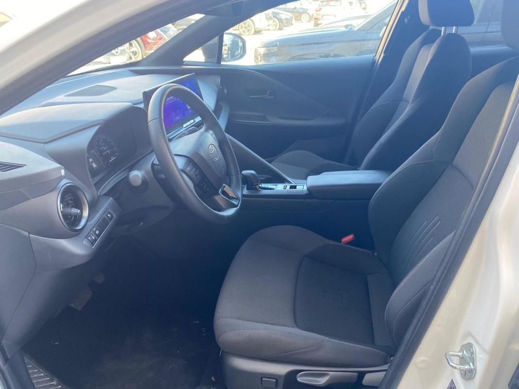 Toyota C-hr 1.8 Advance Hybrid 140