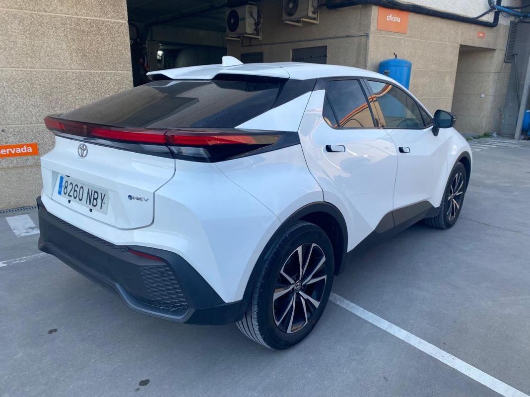 Toyota C-hr 1.8 Advance Hybrid 140