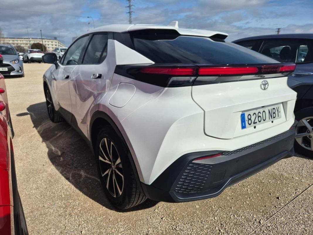 Toyota C-hr 1.8 Advance Hybrid 140