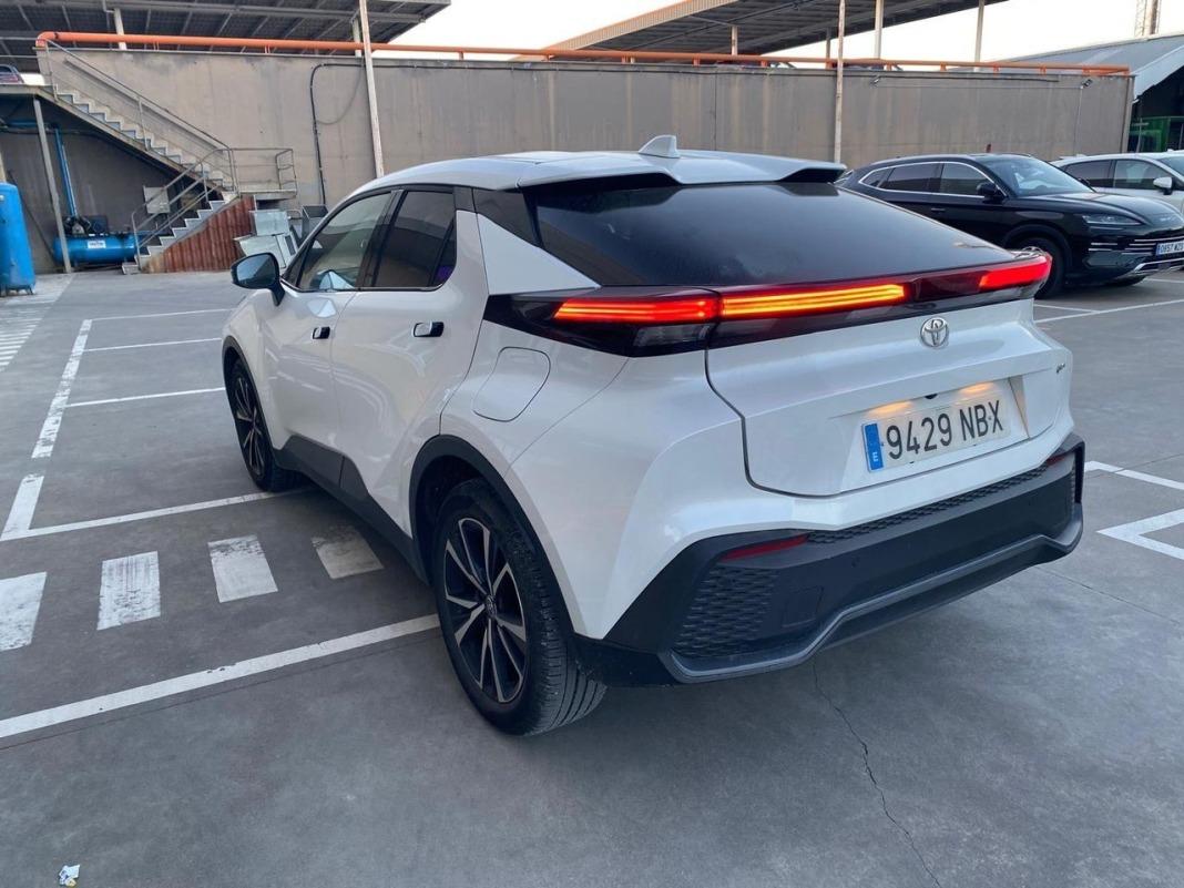 Toyota C-hr 1.8 Advance Hybrid 140