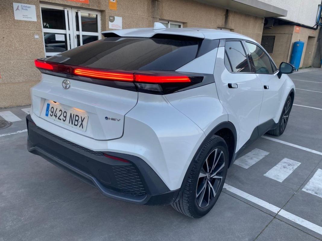 Toyota C-hr 1.8 Advance Hybrid 140