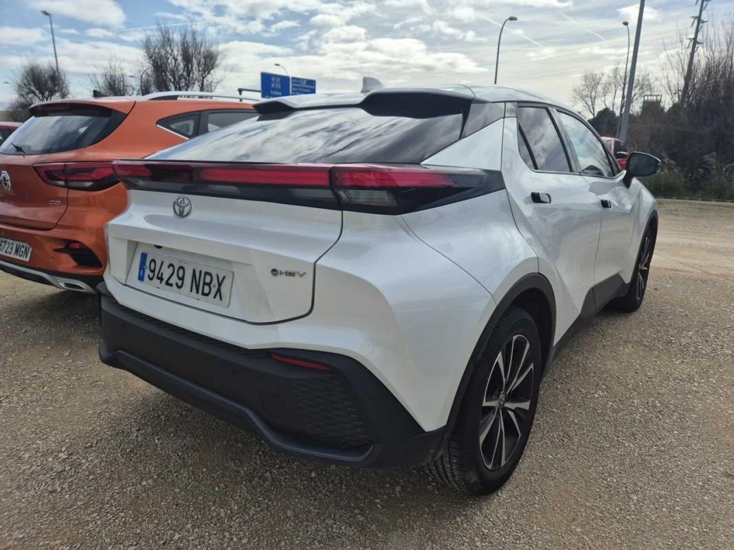 Toyota C-hr 1.8 Advance Hybrid 140