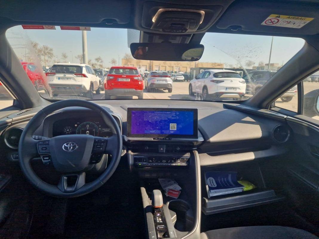 Toyota C-hr 1.8 Advance Hybrid 140