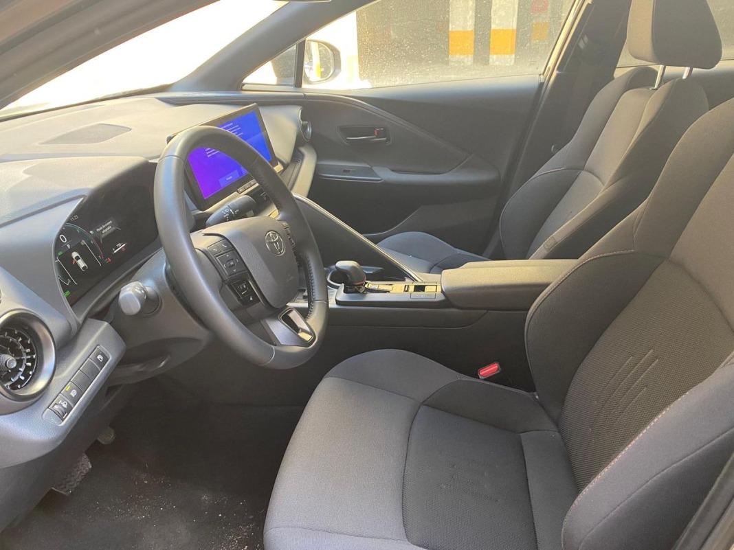 Toyota C-hr 1.8 Advance Hybrid 140