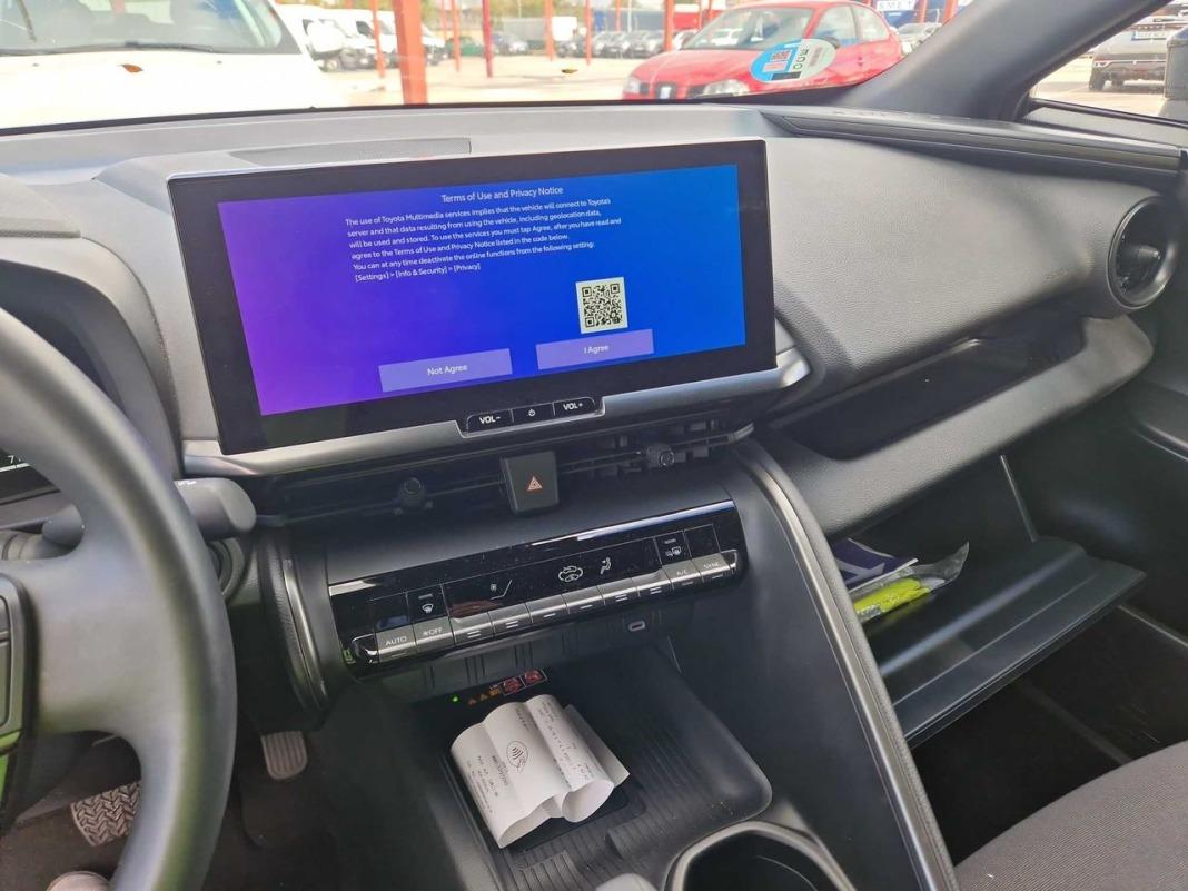 Toyota C-hr 1.8 Advance Hybrid 140