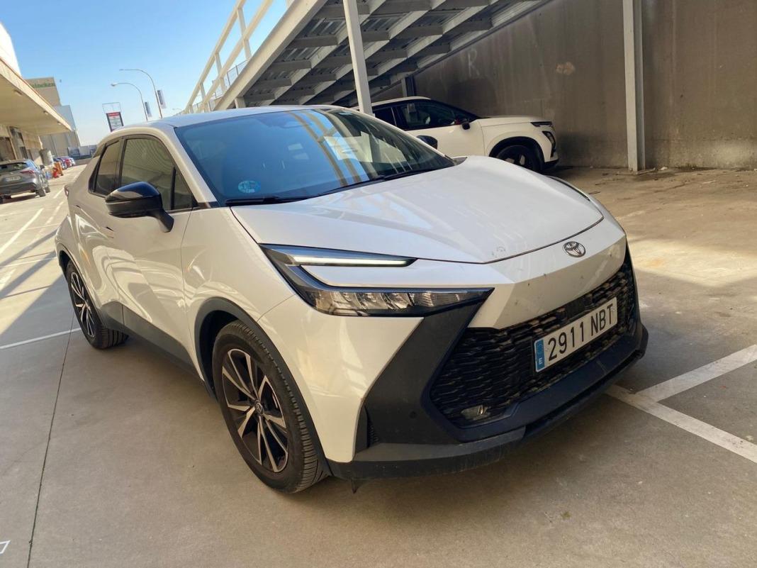 Toyota C-hr 1.8 Advance Hybrid 140