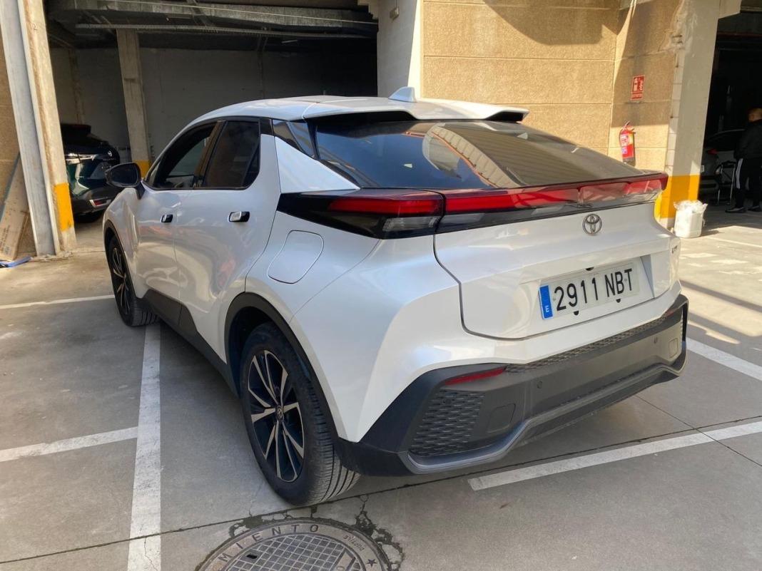 Toyota C-hr 1.8 Advance Hybrid 140