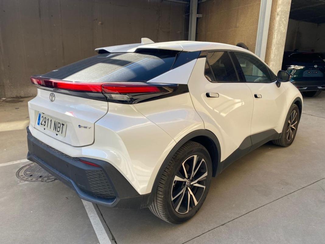 Toyota C-hr 1.8 Advance Hybrid 140