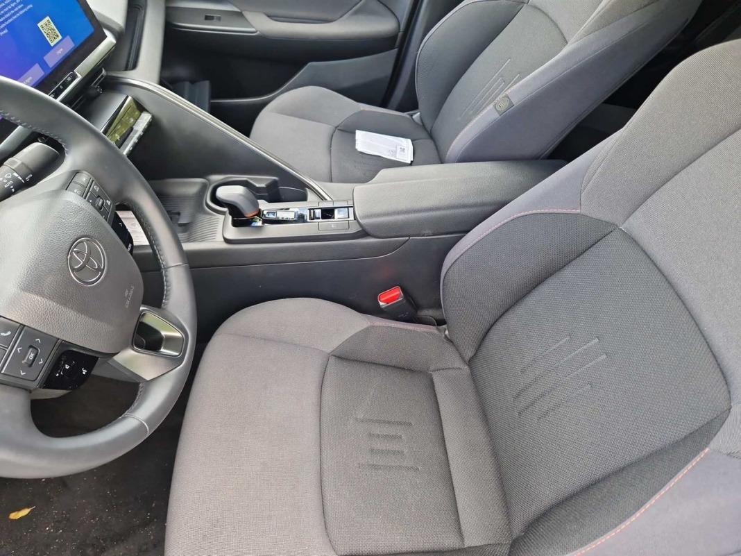 Toyota C-hr 1.8 Advance Hybrid 140