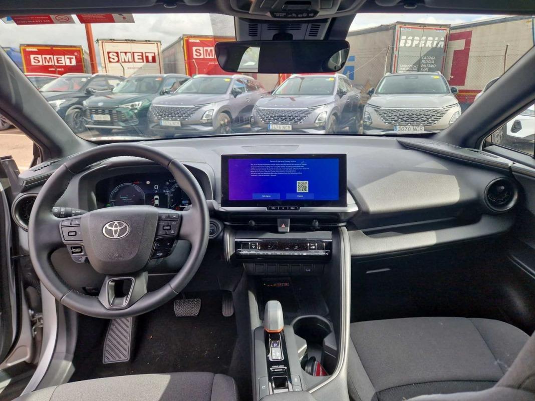 Toyota C-hr 1.8 Advance Hybrid 140