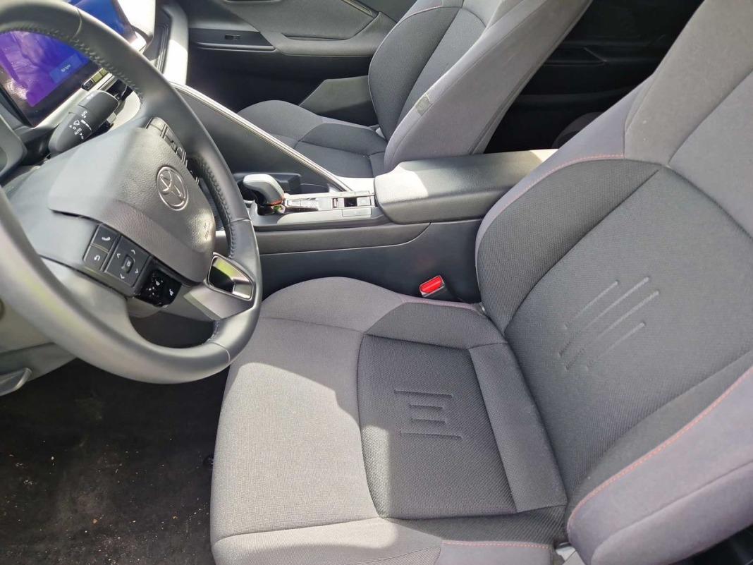 Toyota C-hr 1.8 Advance Hybrid 140