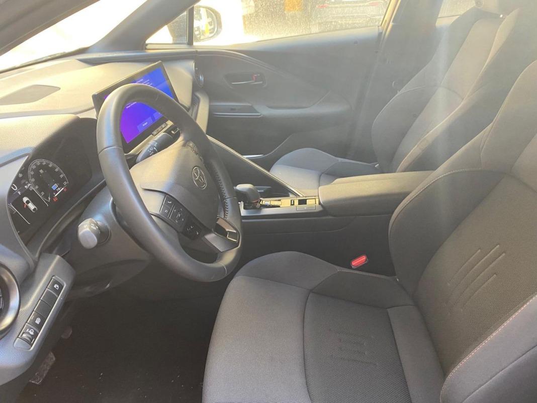 Toyota C-hr 1.8 Advance Hybrid 140