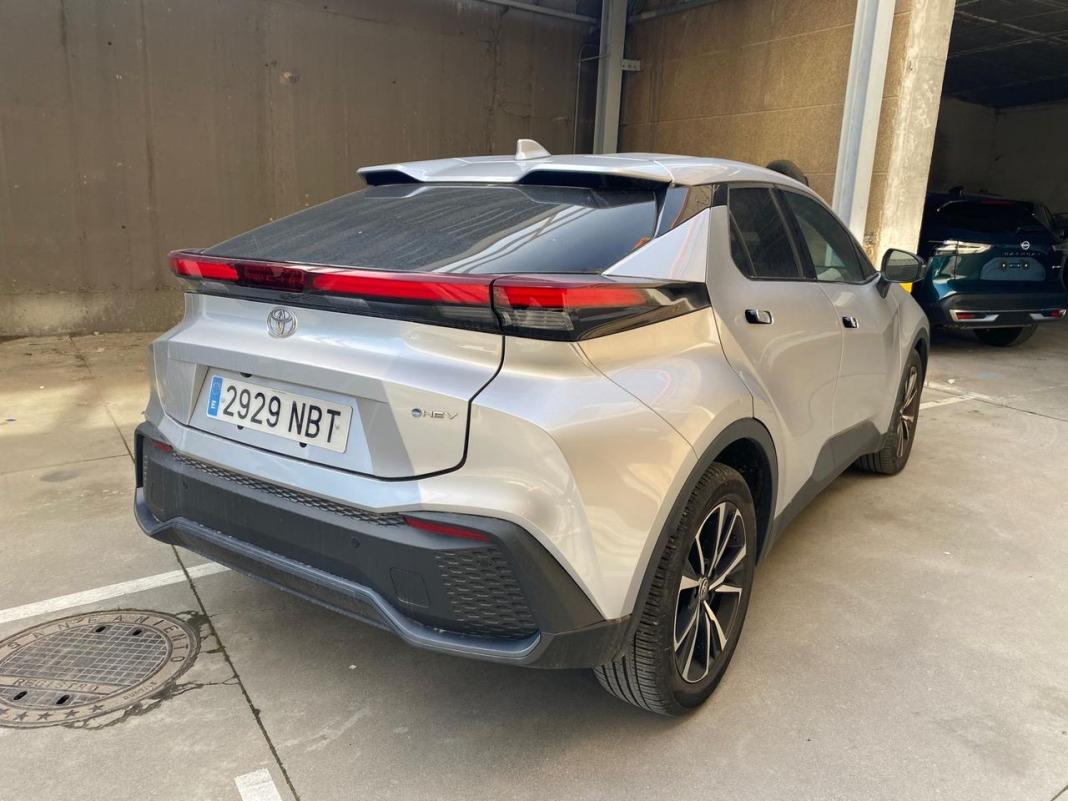 Toyota C-hr 1.8 Advance Hybrid 140