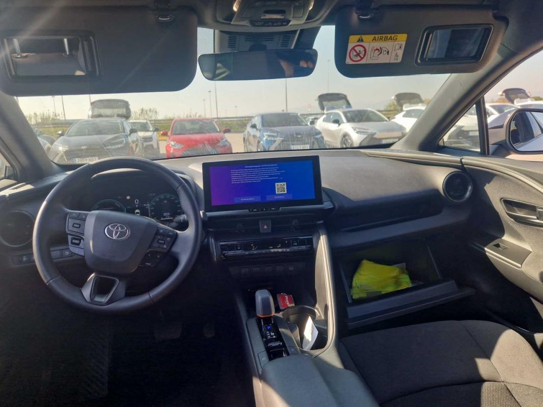 Toyota C-hr 1.8 Advance Hybrid 140