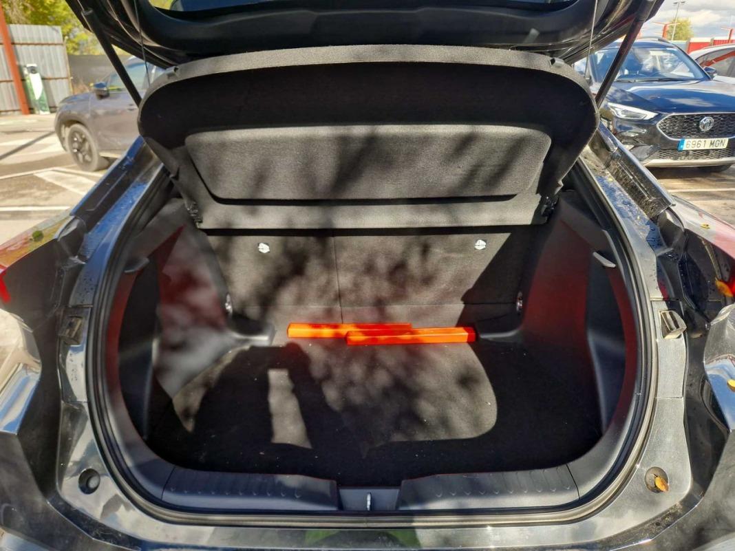 Toyota C-hr 1.8 Advance Hybrid 140