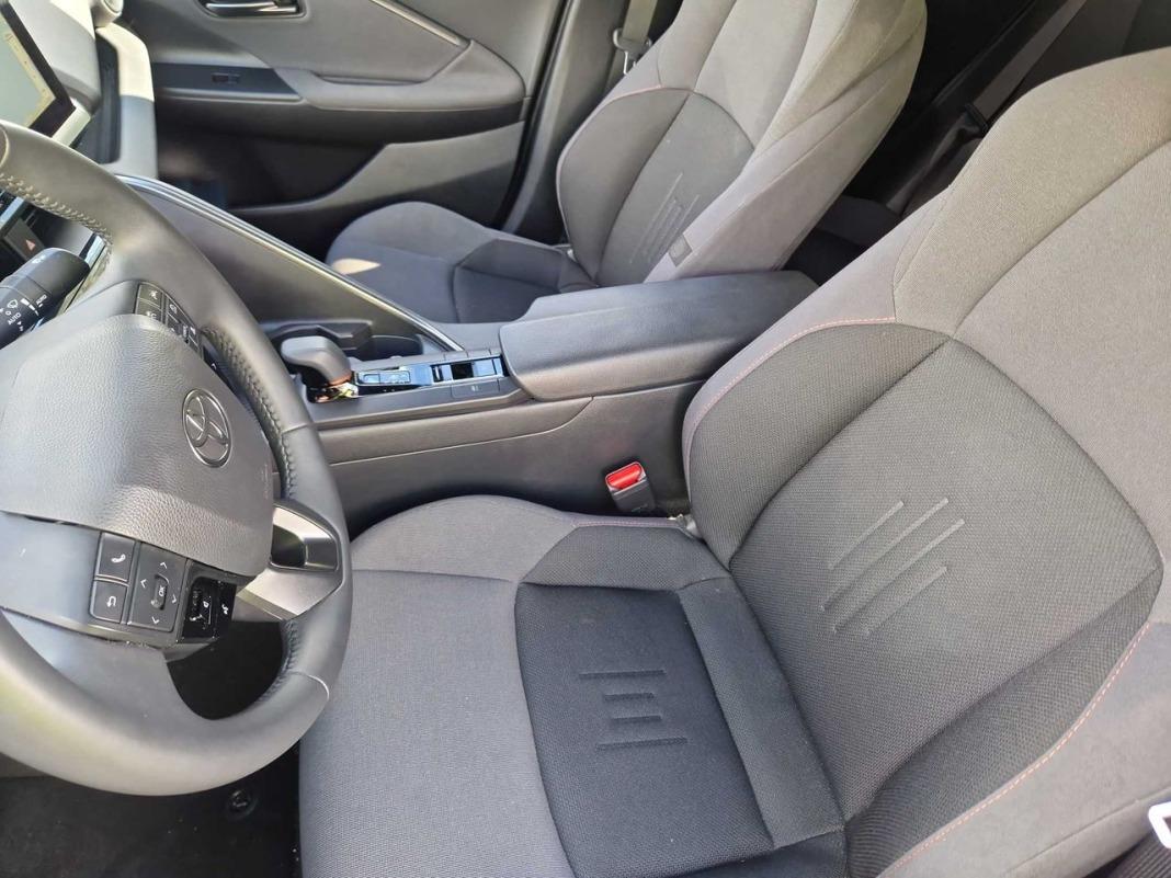 Toyota C-hr 1.8 Advance Hybrid 140