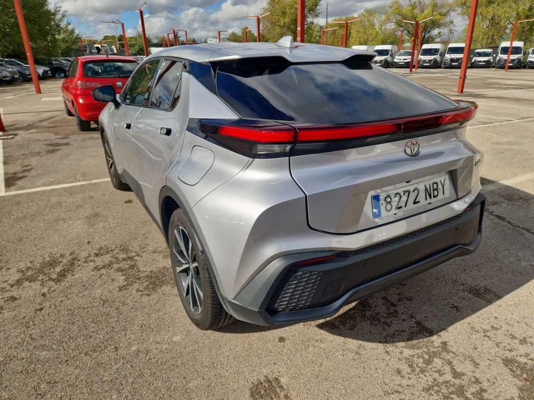 Toyota C-hr 1.8 Advance Hybrid 140