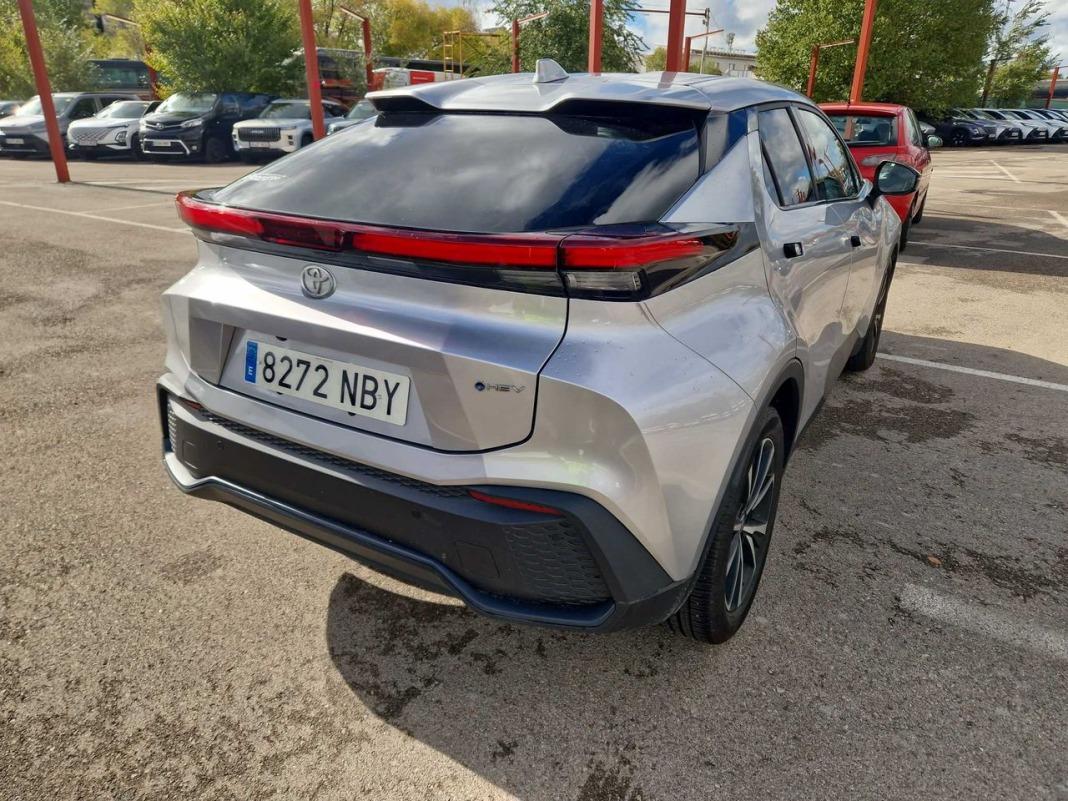 Toyota C-hr 1.8 Advance Hybrid 140