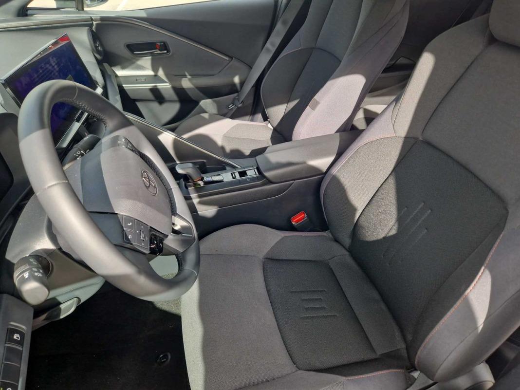 Toyota C-hr 1.8 Advance Hybrid 140