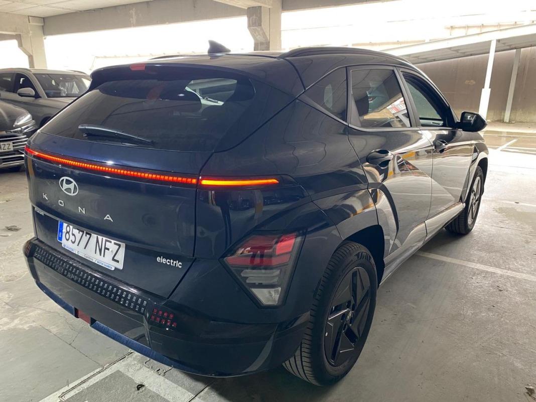 Hyundai Kona EV 150kW 65kWh Black Line