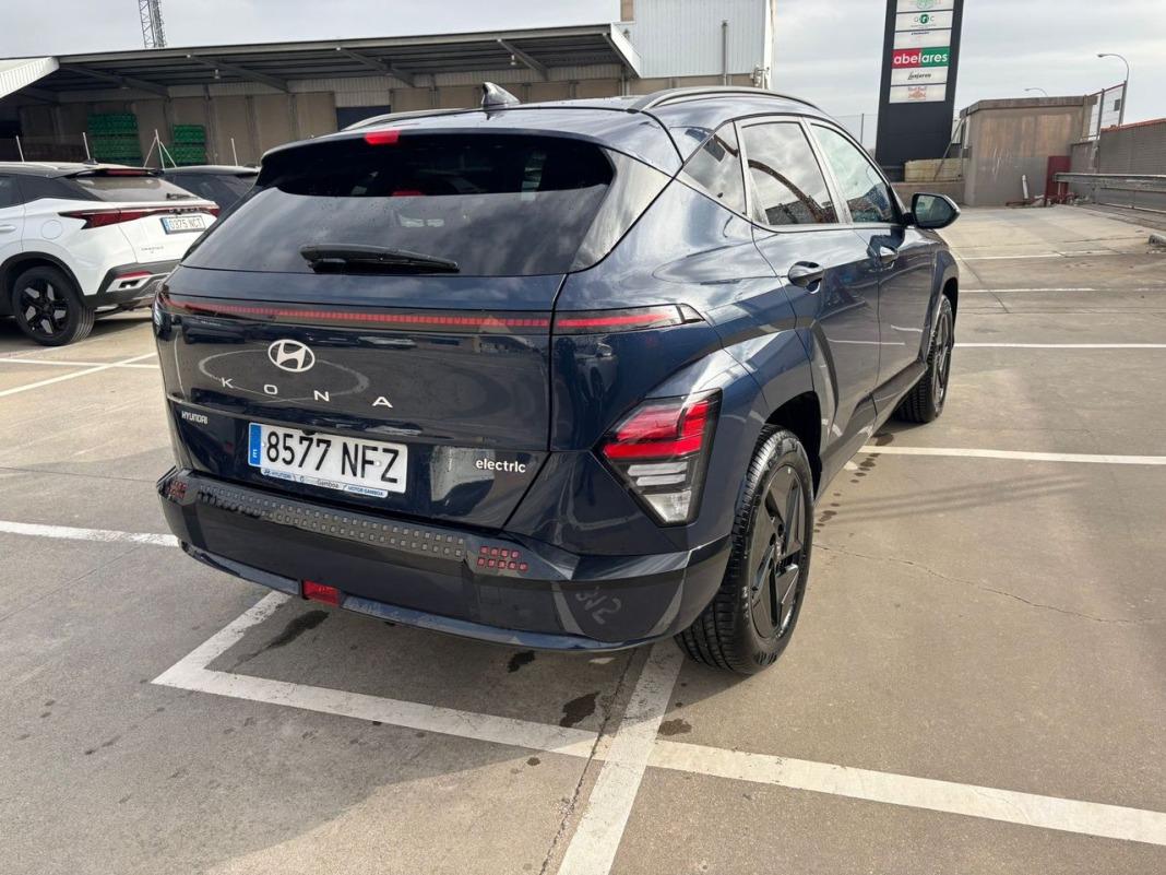 Hyundai Kona EV 150kW 65kWh Black Line