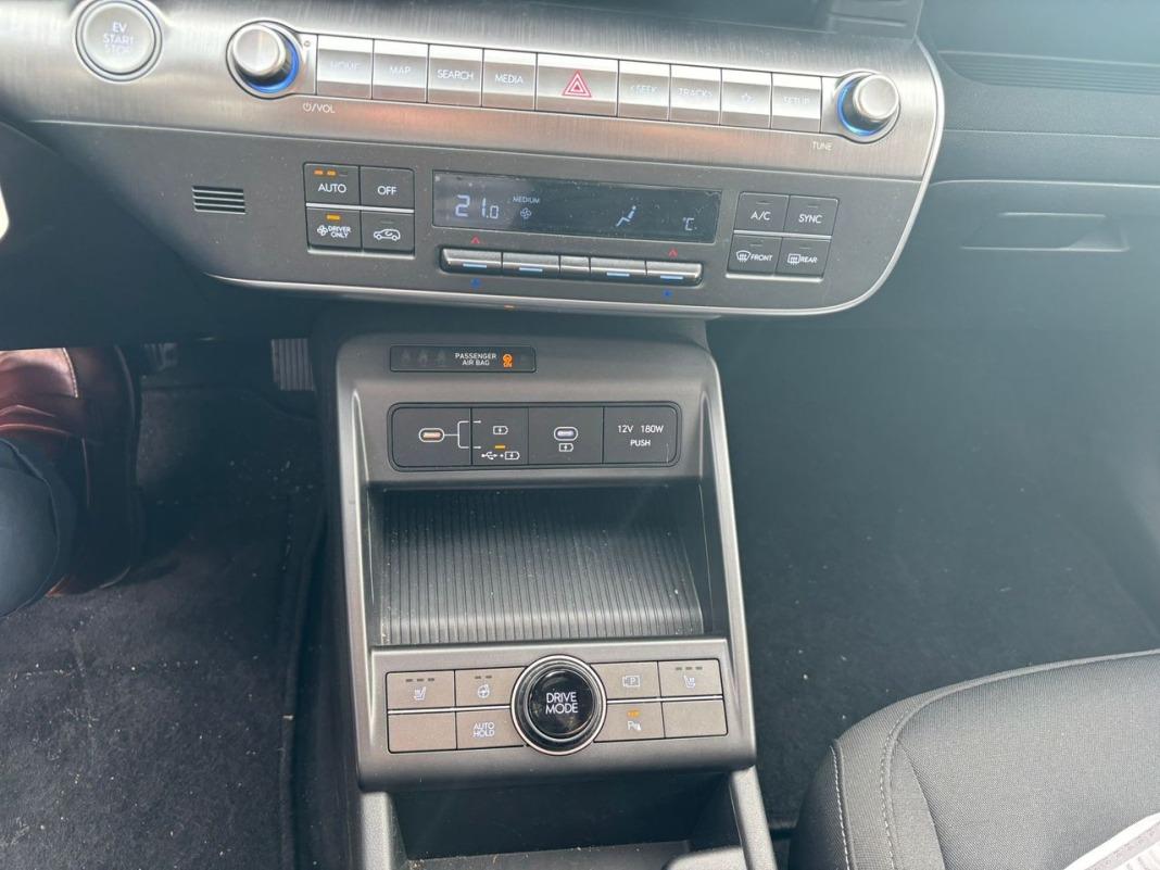 Hyundai Kona EV 150kW 65kWh Black Line