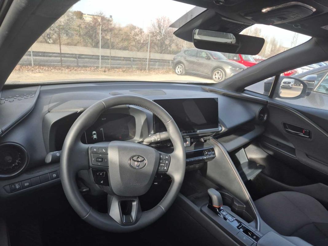 Toyota C-hr 1.8 Advance Hybrid 140
