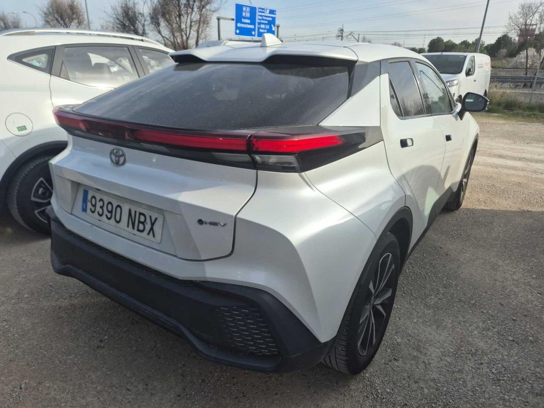 Toyota C-hr 1.8 Advance Hybrid 140