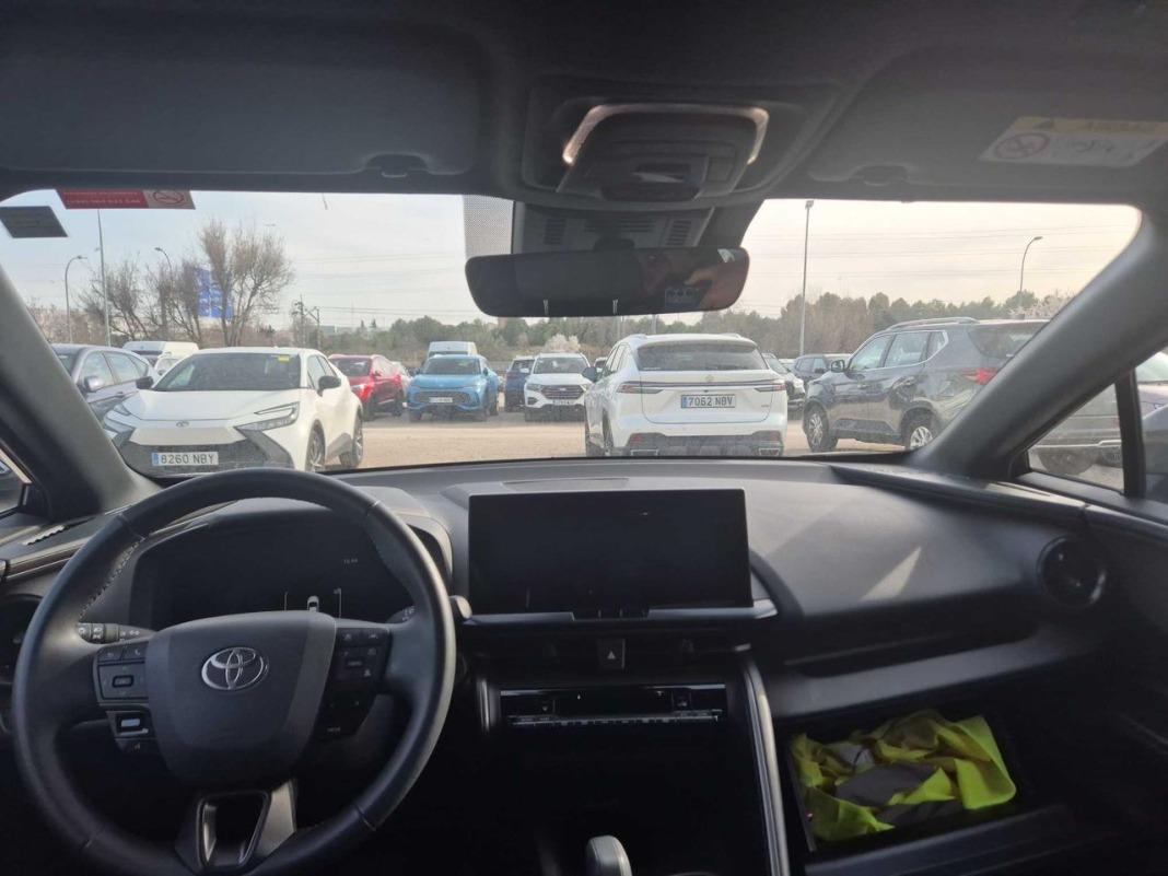 Toyota C-hr 1.8 Advance Hybrid 140