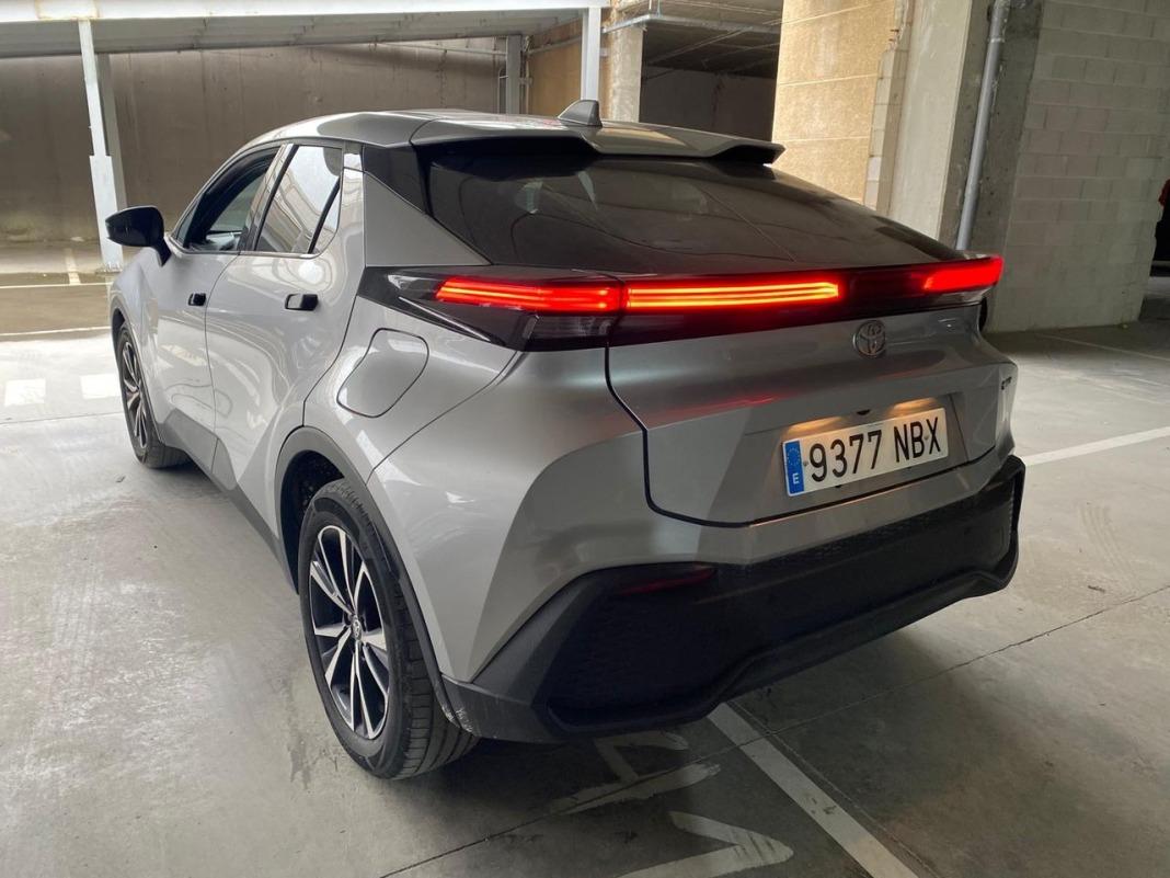 Toyota C-hr 1.8 Advance Hybrid 140