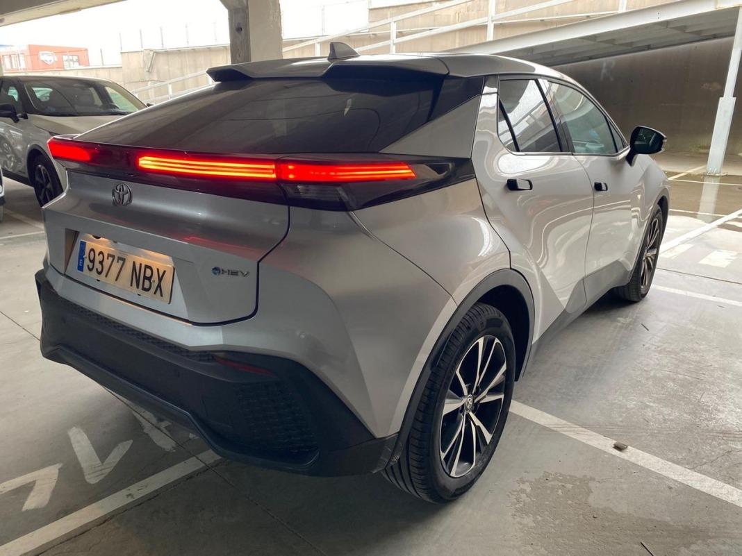 Toyota C-hr 1.8 Advance Hybrid 140