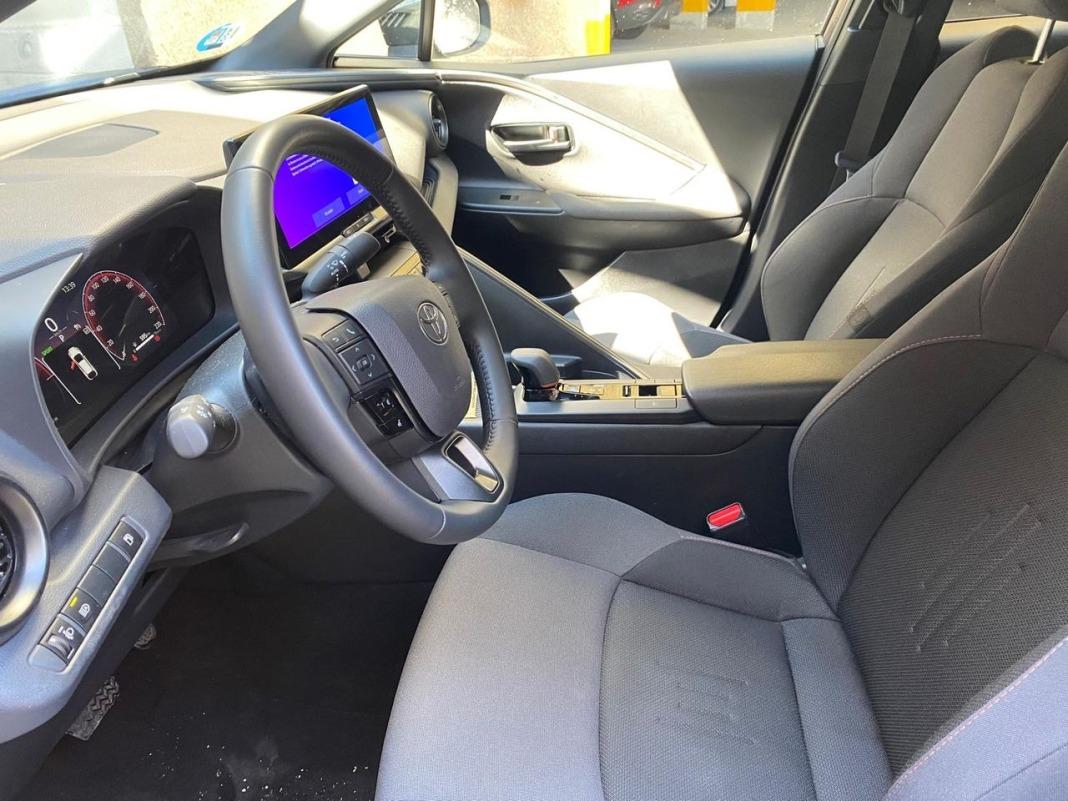 Toyota C-hr 1.8 Advance Hybrid 140