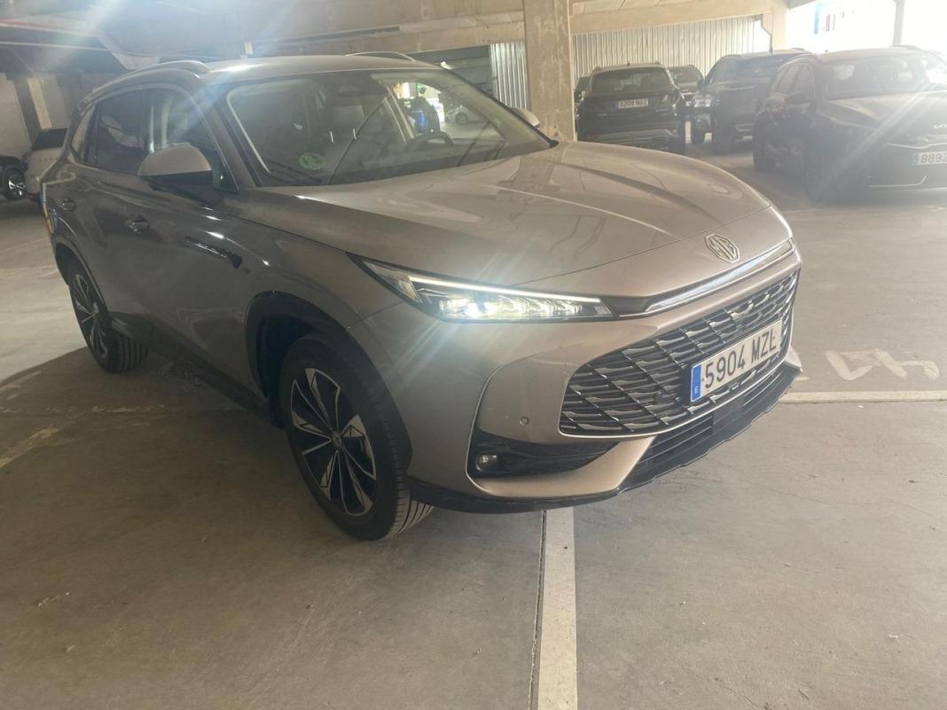 MG Hs 1.5T MANUAL LUXURY