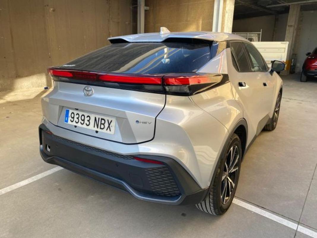 Toyota C-hr 1.8 Advance Hybrid 140