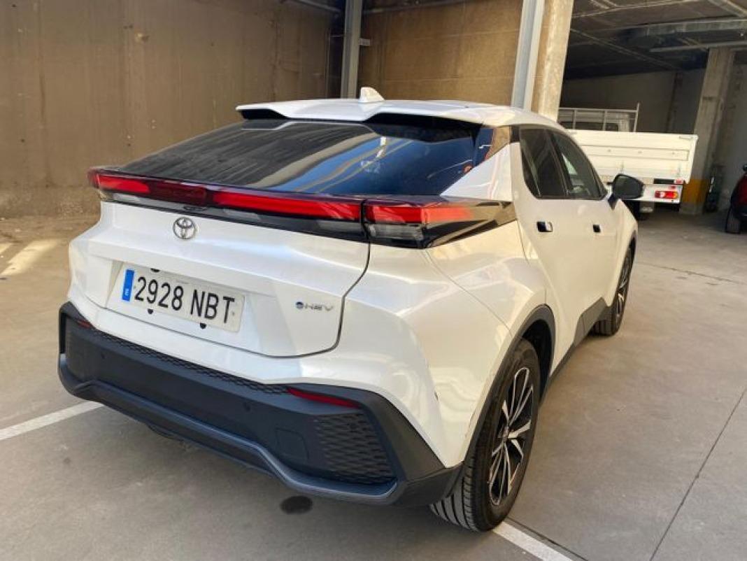 Toyota C-hr 1.8 Advance Hybrid 140