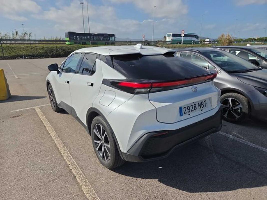 Toyota C-hr 1.8 Advance Hybrid 140