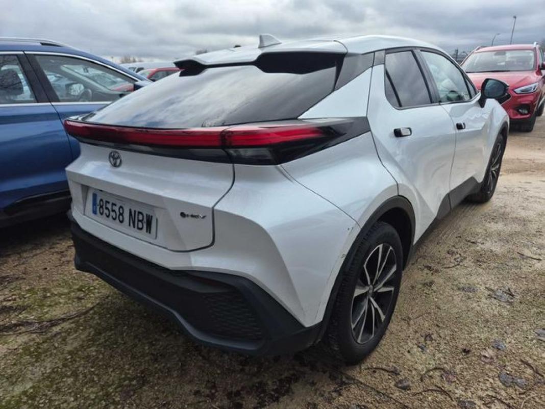 Toyota C-hr 1.8 Advance Hybrid 140
