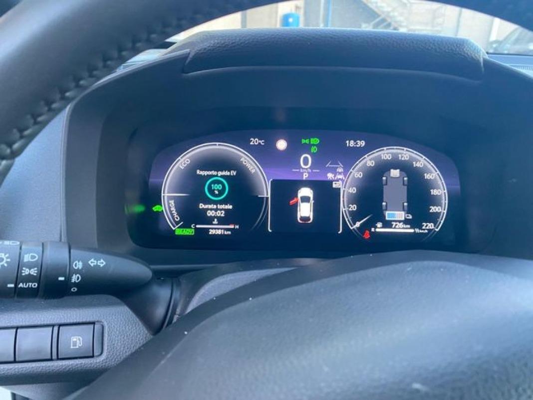 Toyota C-hr 1.8 Advance Hybrid 140