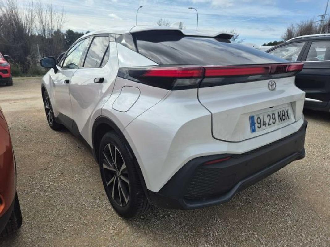 Toyota C-hr 1.8 Advance Hybrid 140