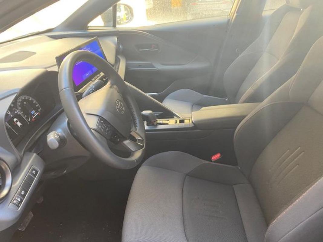 Toyota C-hr 1.8 Advance Hybrid 140