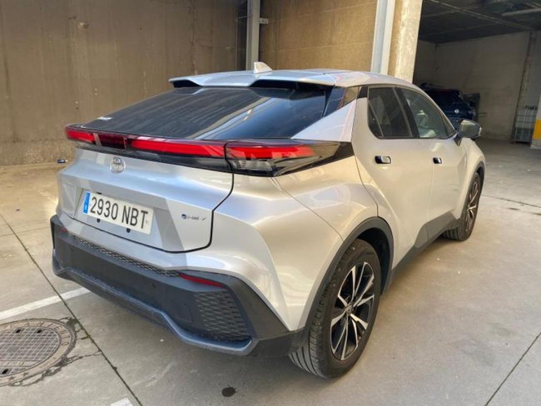 Toyota C-hr 1.8 Advance Hybrid 140