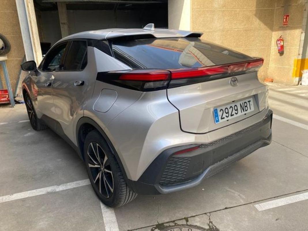 Toyota C-hr 1.8 Advance Hybrid 140