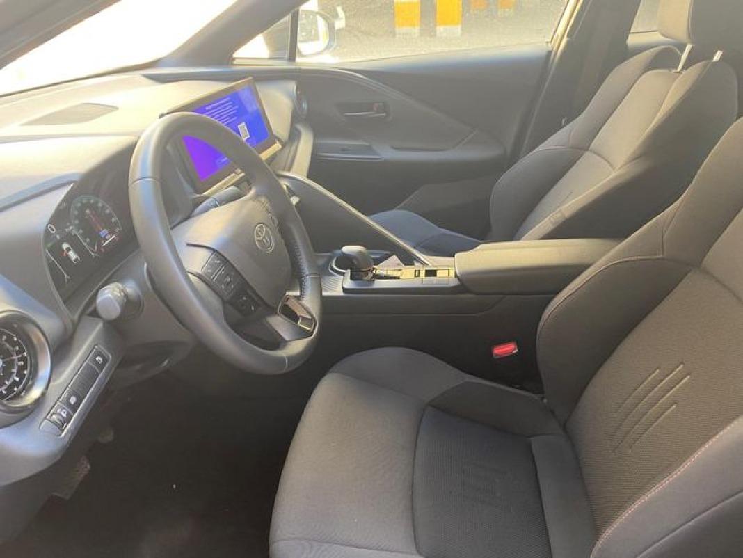 Toyota C-hr 1.8 Advance Hybrid 140