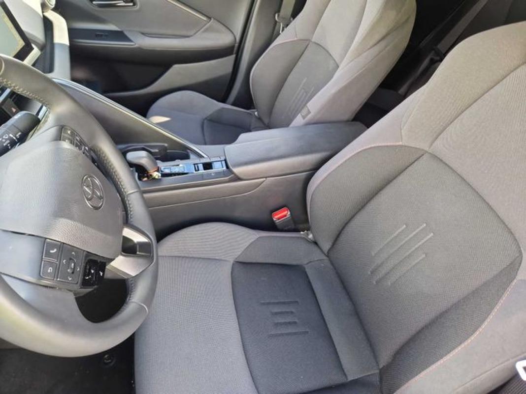 Toyota C-hr 1.8 Advance Hybrid 140