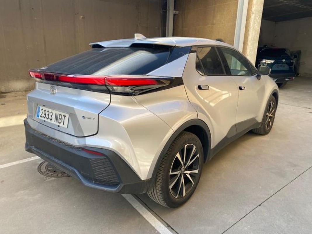 Toyota C-hr 1.8 Advance Hybrid 140