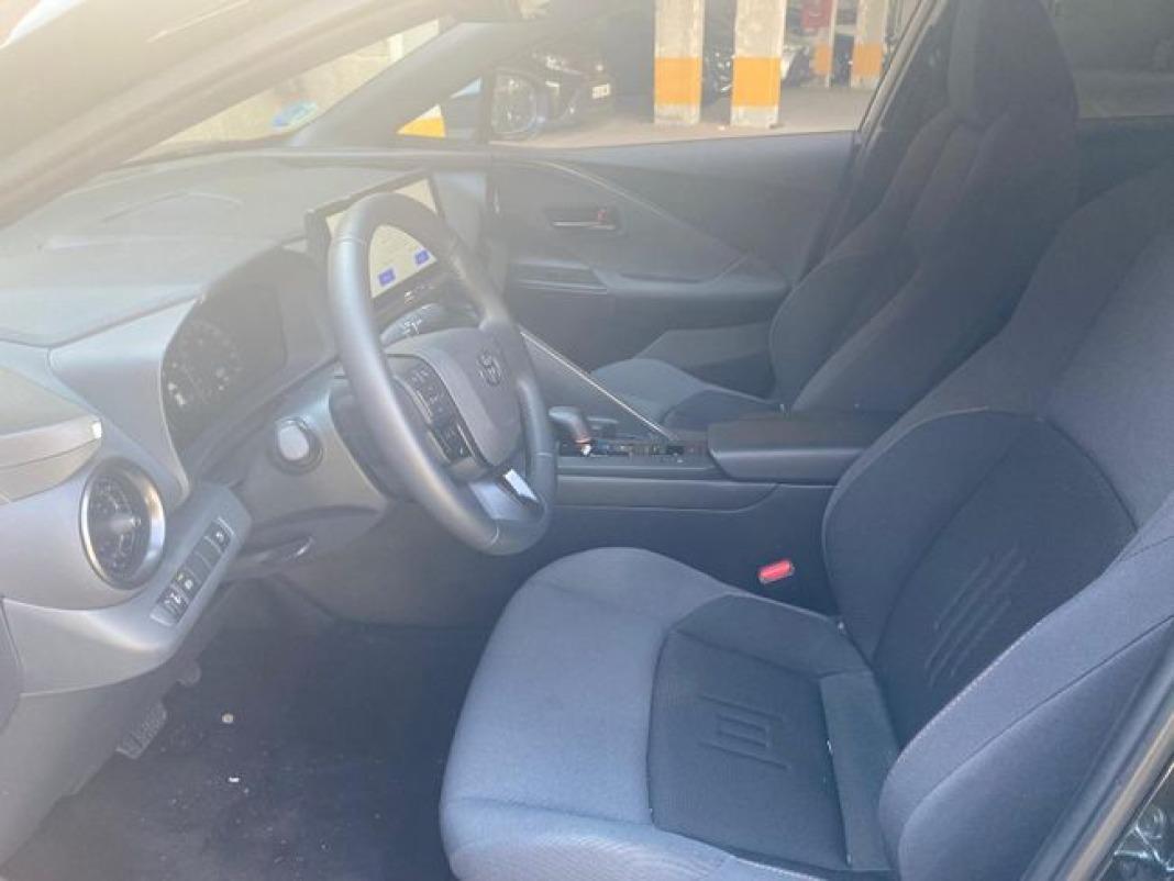 Toyota C-hr 1.8 Advance Hybrid 140